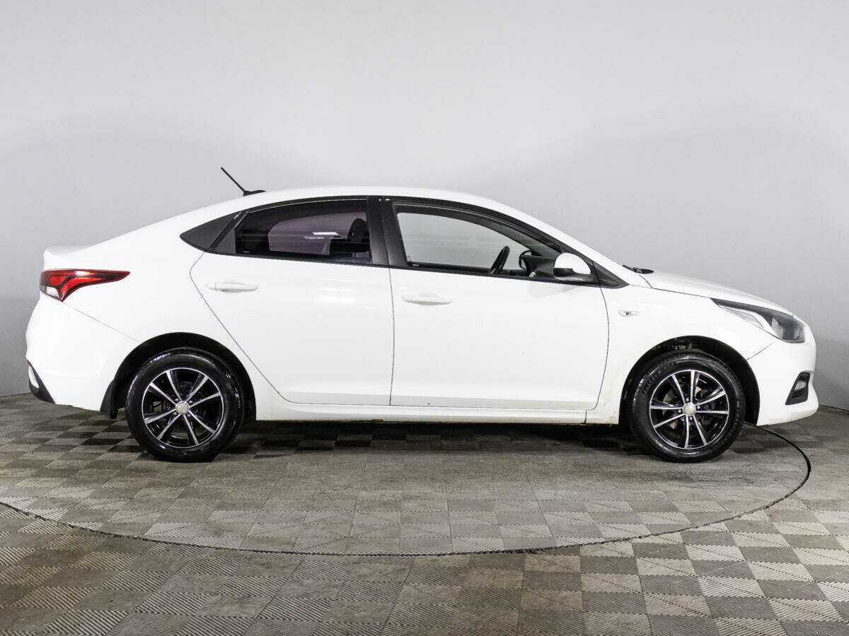 Купить Hyundai Solaris с пробегом. Фото: #3