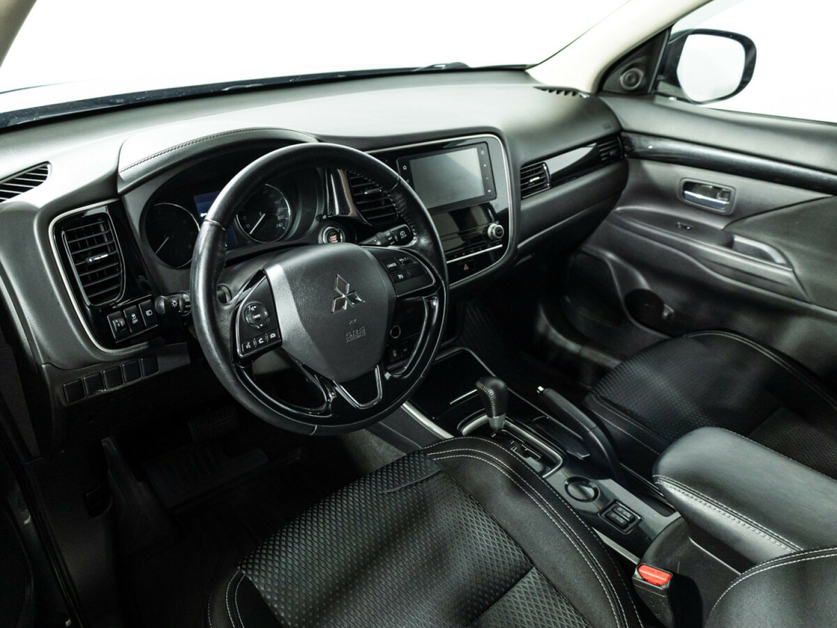 Купить Mitsubishi Outlander с пробегом. Фото: #9
