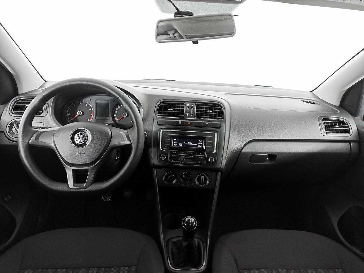 Купить Volkswagen Polo с пробегом. Фото: #11