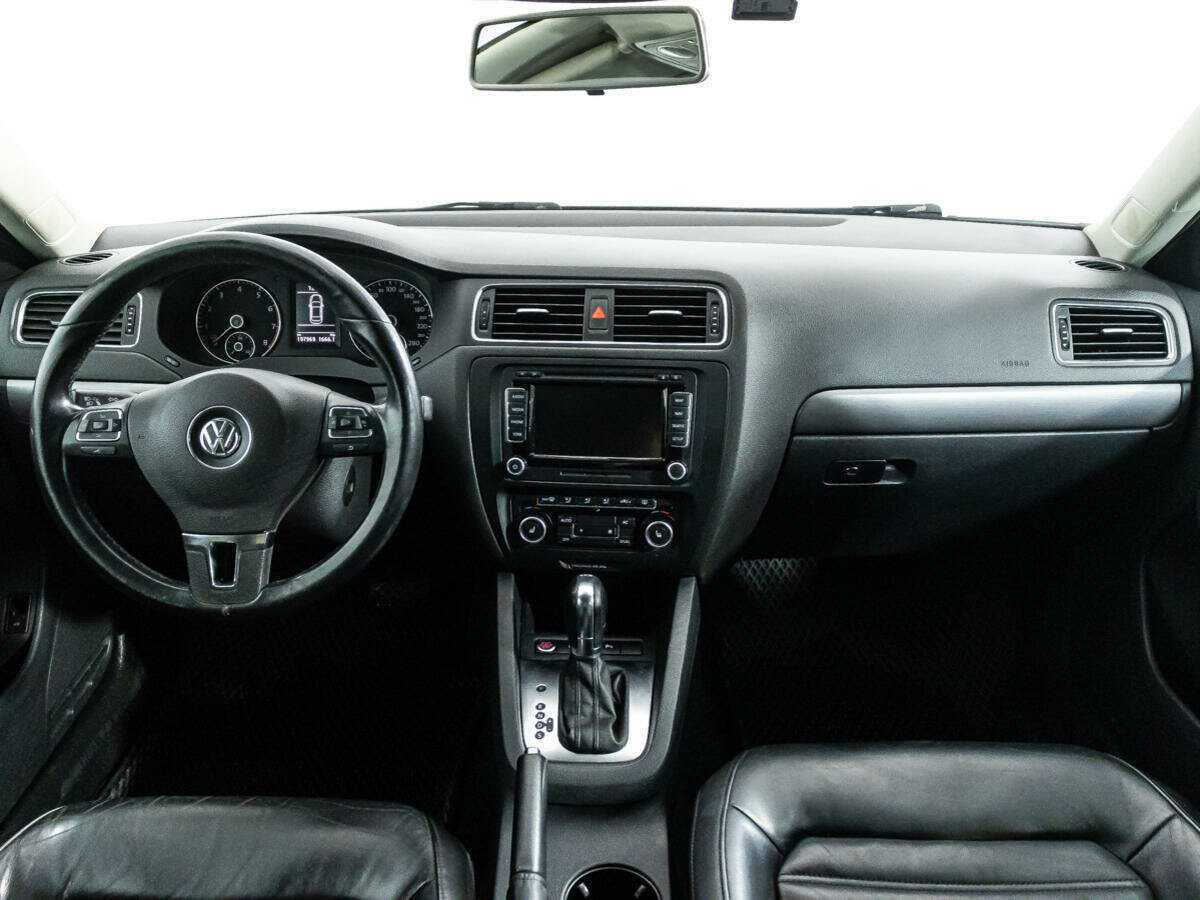 Купить Volkswagen Jetta с пробегом. Фото: #12