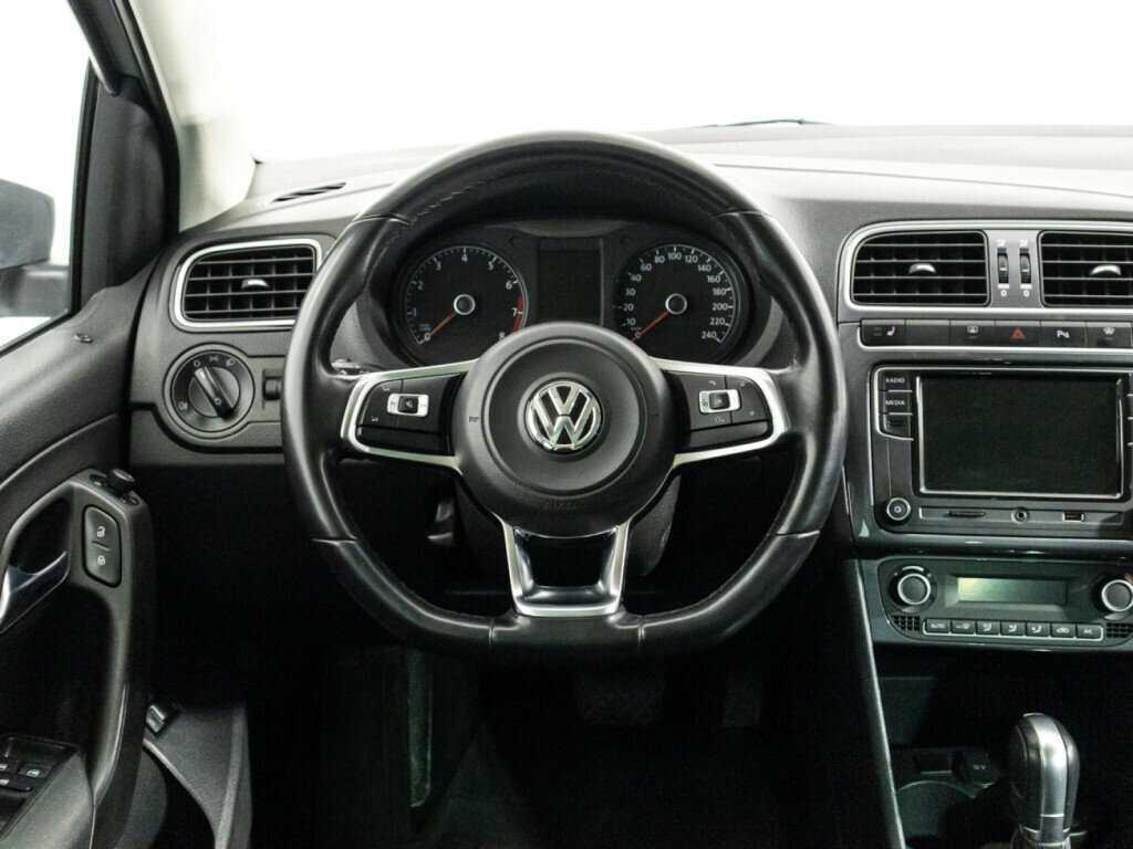 Купить Volkswagen Polo с пробегом. Фото: #18