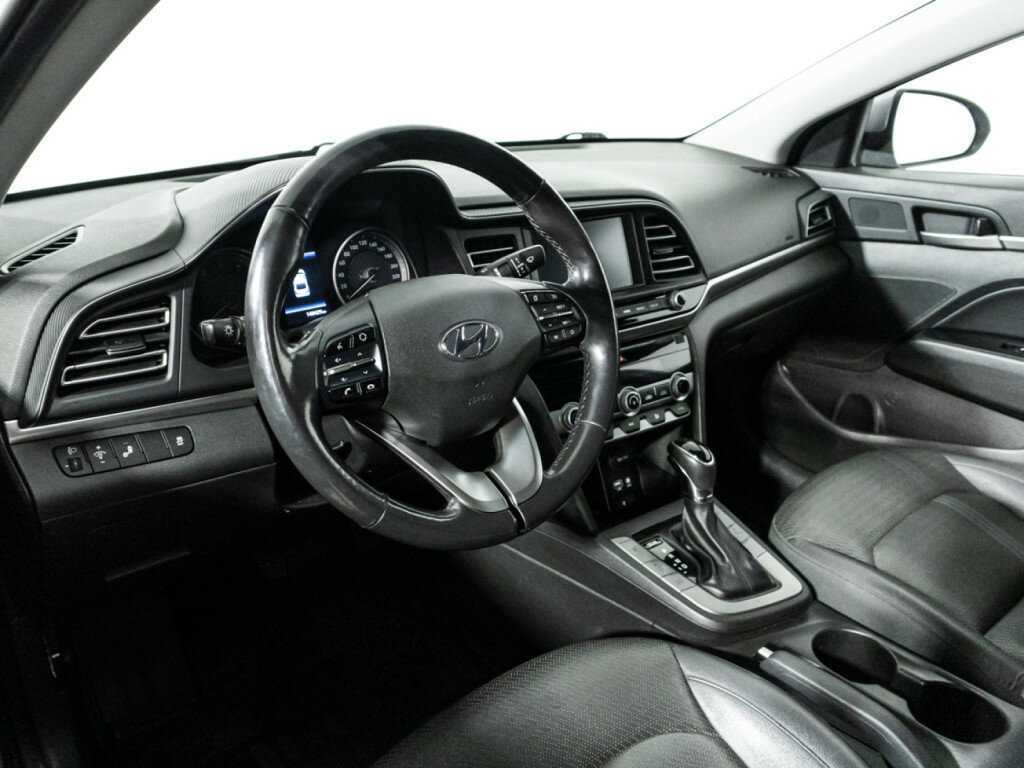 Купить Hyundai Elantra с пробегом. Фото: #10