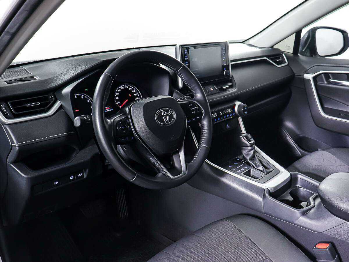 Купить Toyota RAV4 с пробегом. Фото: #13