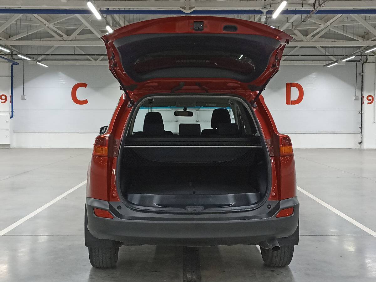 Купить Toyota RAV4 с пробегом. Фото: #8