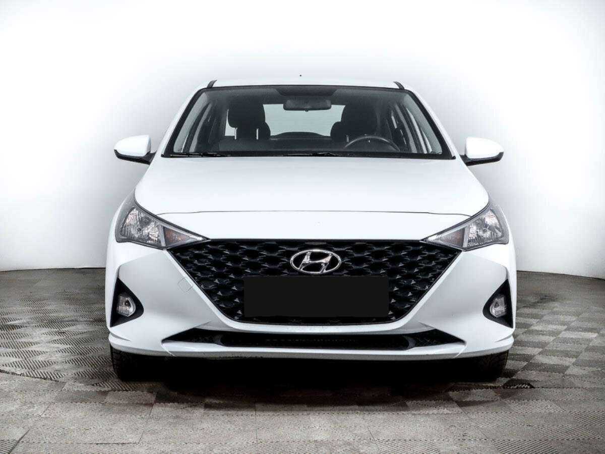 Купить Hyundai Solaris с пробегом. Фото: #1