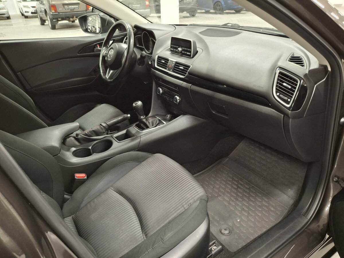 Купить Mazda 3 с пробегом. Фото: #10