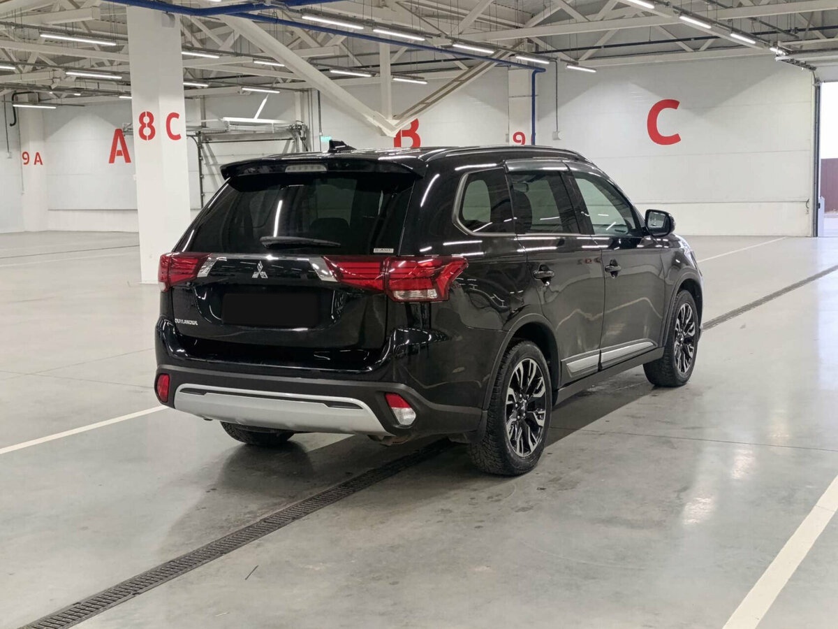 Купить Mitsubishi Outlander с пробегом. Фото: #4
