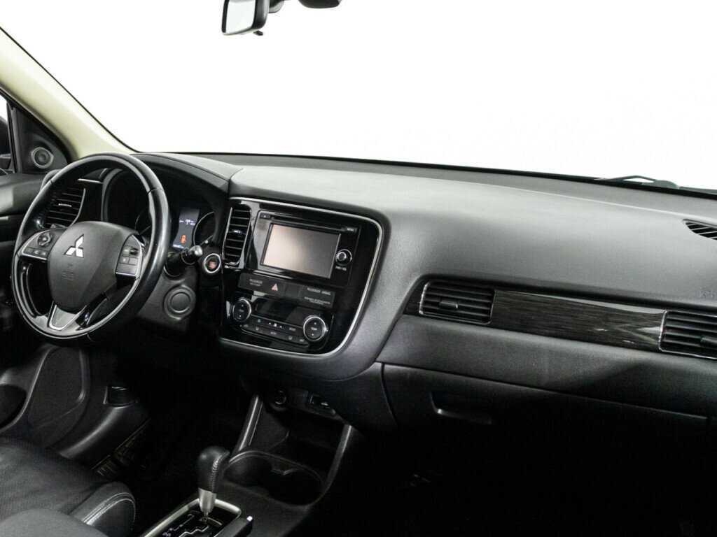 Купить Mitsubishi Outlander с пробегом. Фото: #8