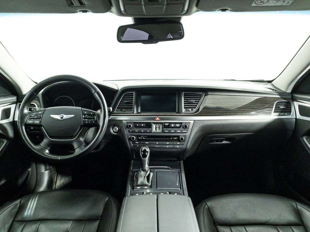 Купить Hyundai Genesis с пробегом. Фото: #12