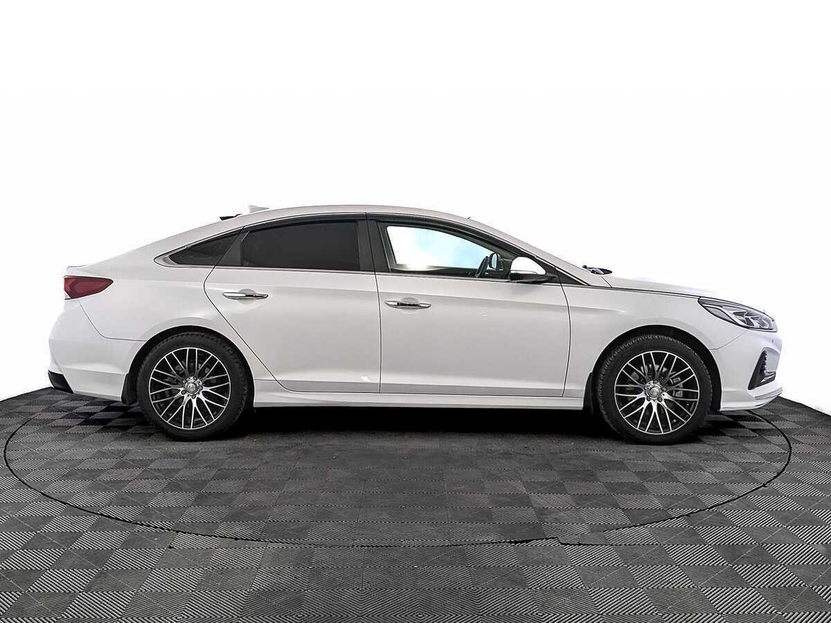 Купить Hyundai Sonata с пробегом. Фото: #3