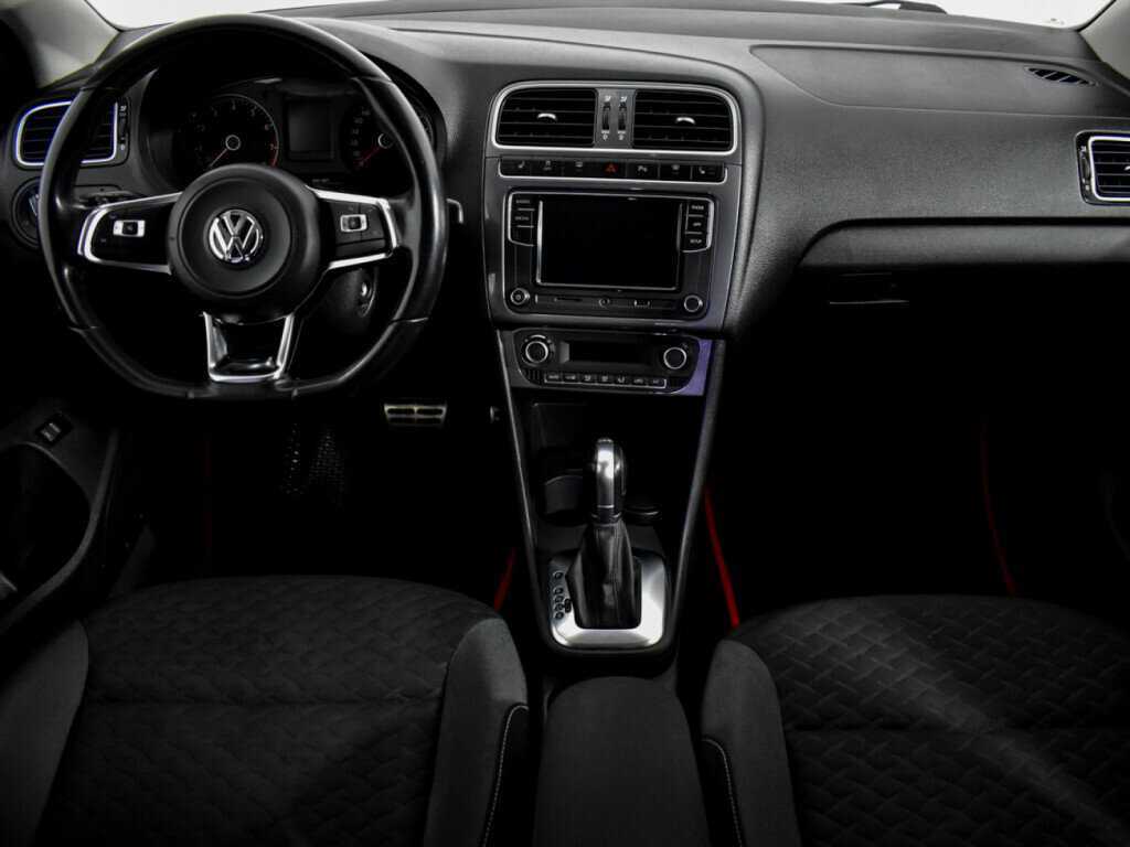 Купить Volkswagen Polo с пробегом. Фото: #12