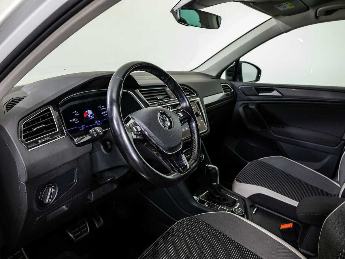 Купить Volkswagen Tiguan с пробегом. Фото: #10