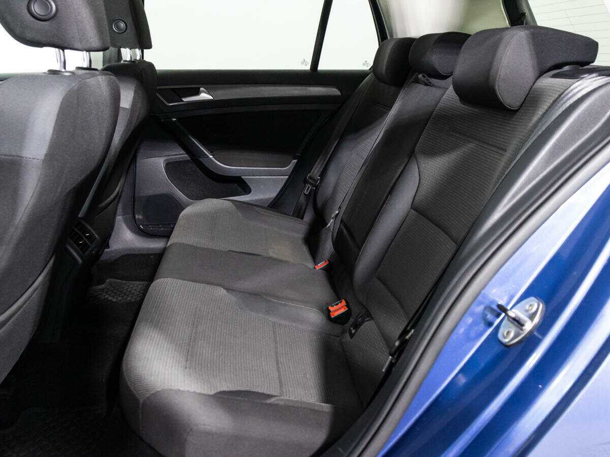 Купить Volkswagen Golf с пробегом. Фото: #9