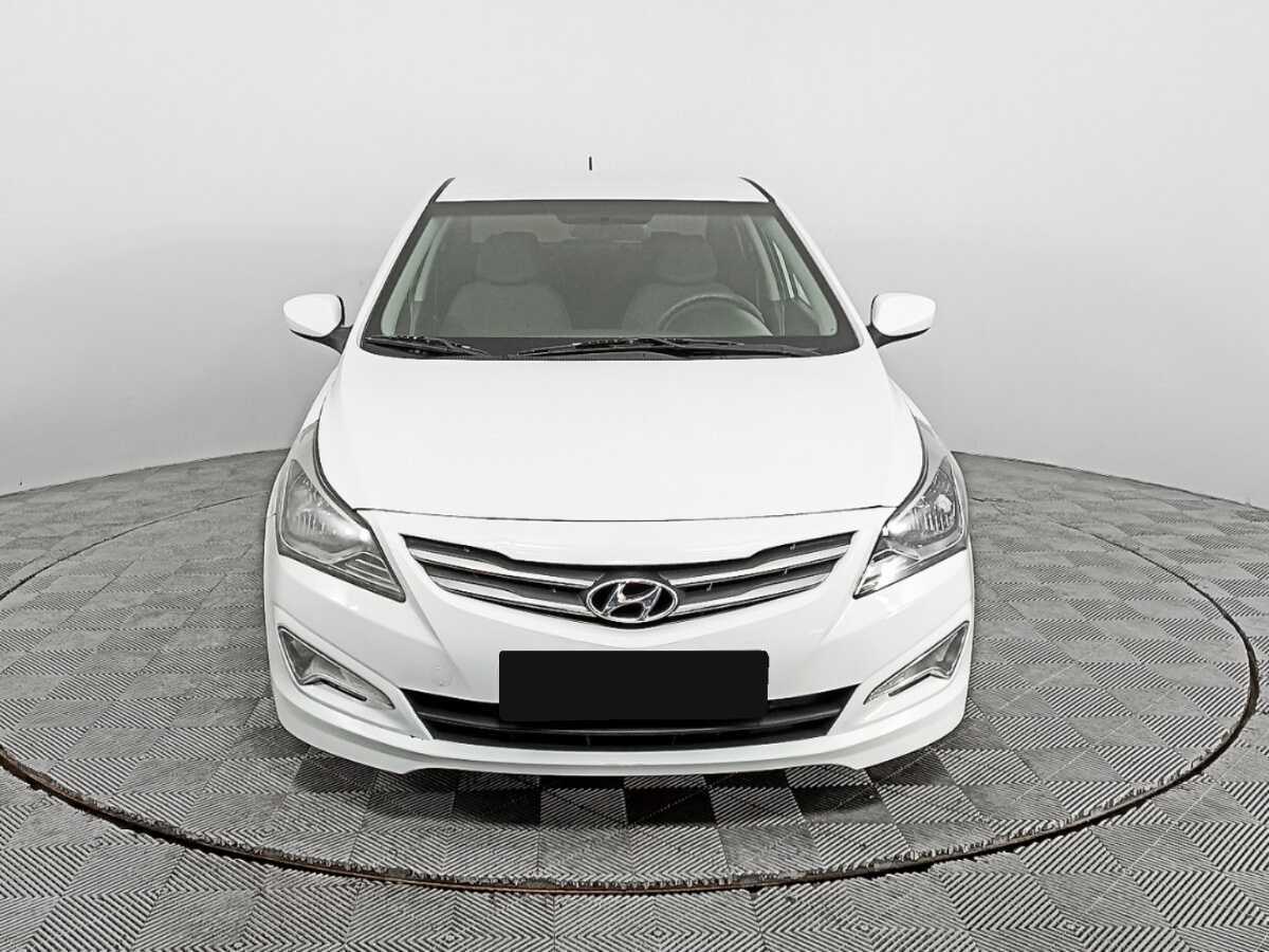 Купить Hyundai Solaris с пробегом. Фото: #1