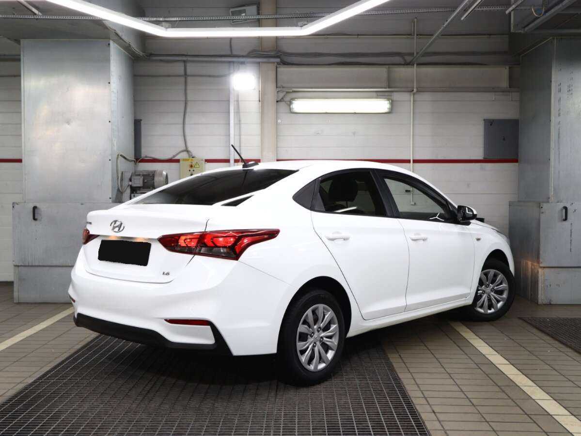 Купить Hyundai Solaris с пробегом. Фото: #2