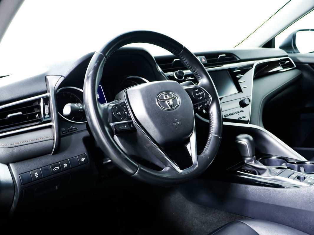 Купить Toyota Camry с пробегом. Фото: #12