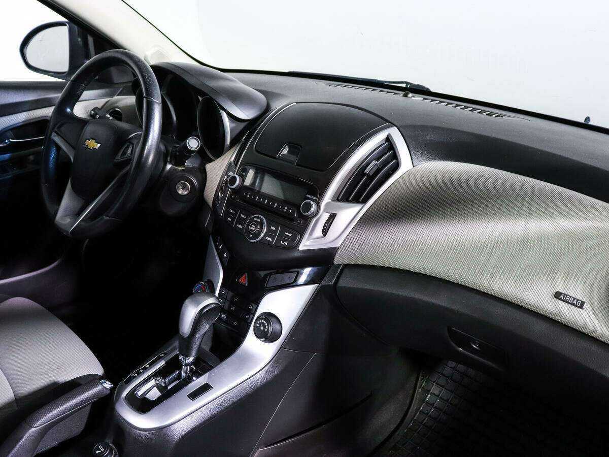 Купить Chevrolet Cruze с пробегом. Фото: #5