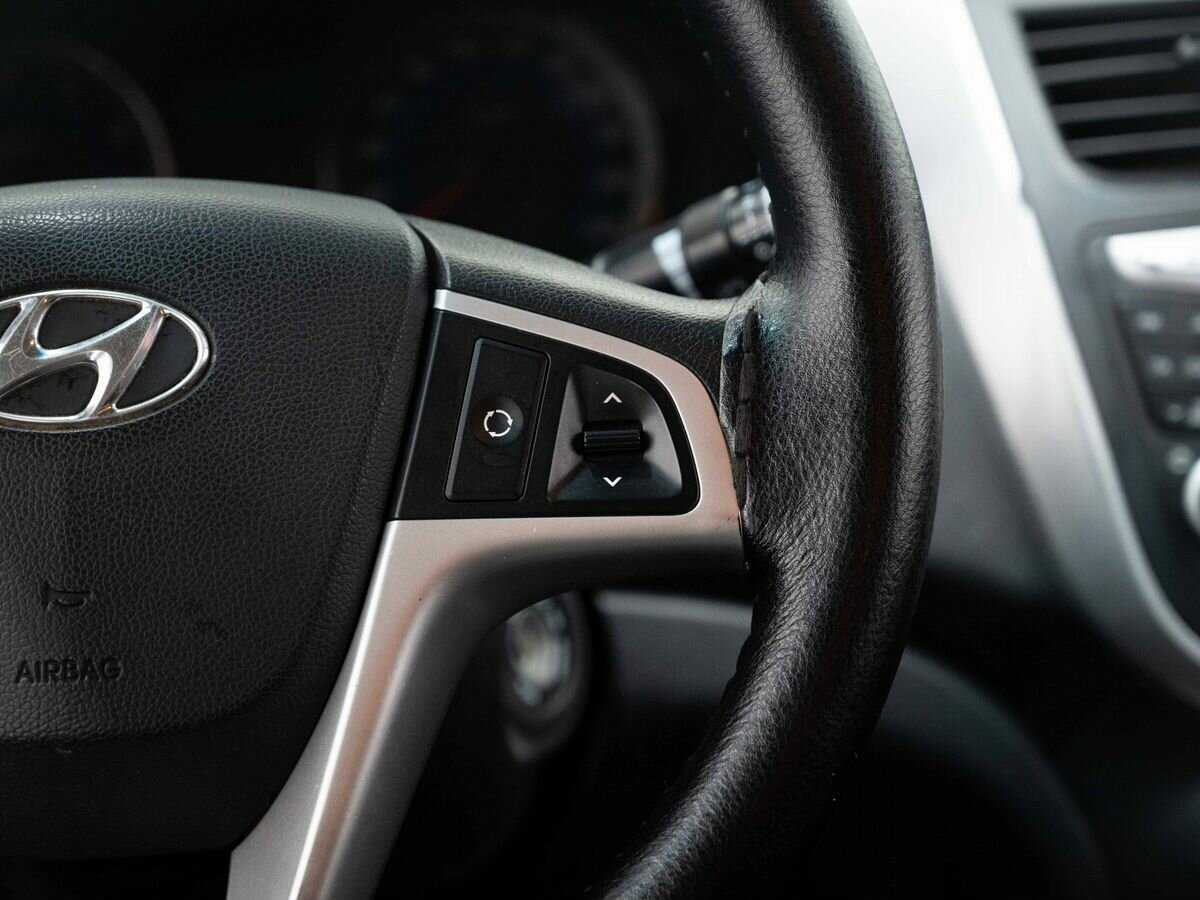 Купить Hyundai Solaris с пробегом. Фото: #15