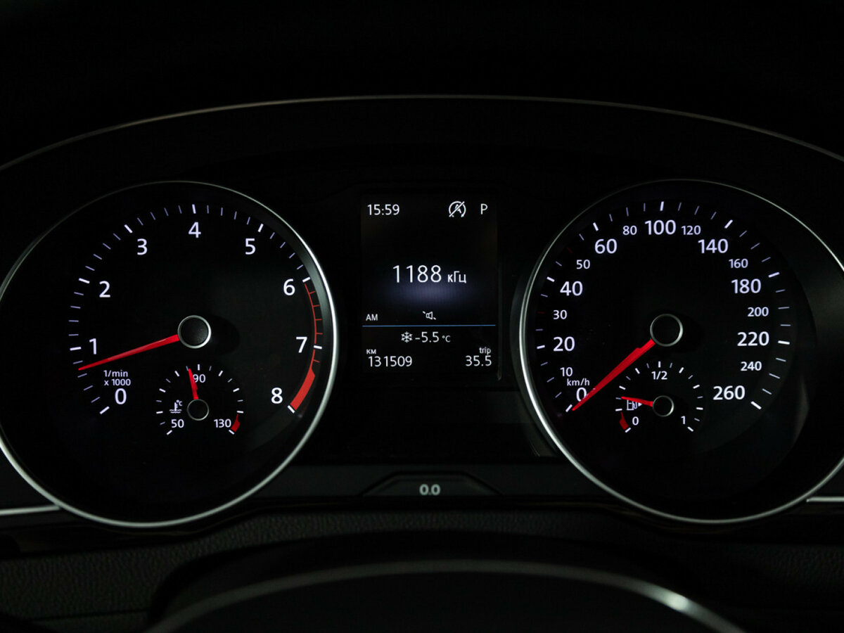 Купить Volkswagen Passat с пробегом. Фото: #9