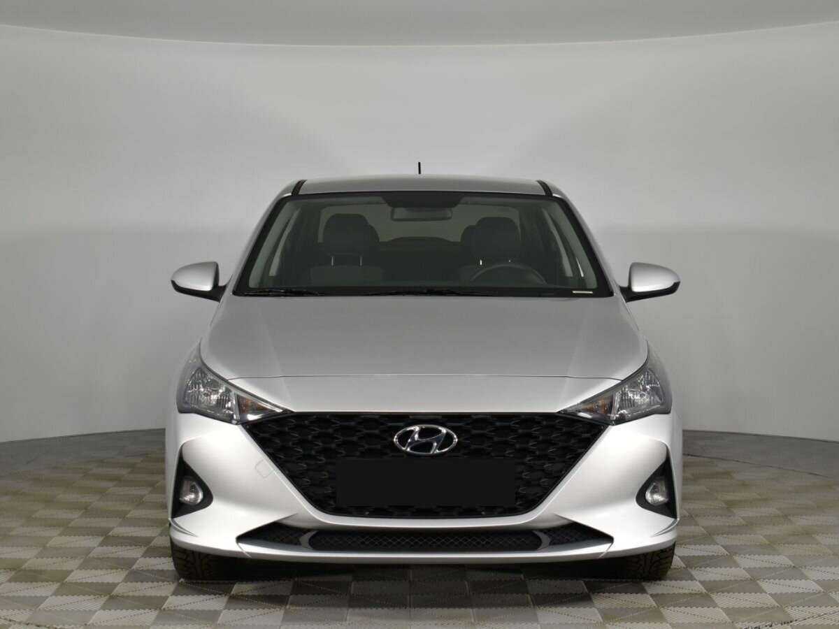 Купить Hyundai Solaris с пробегом. Фото: #1