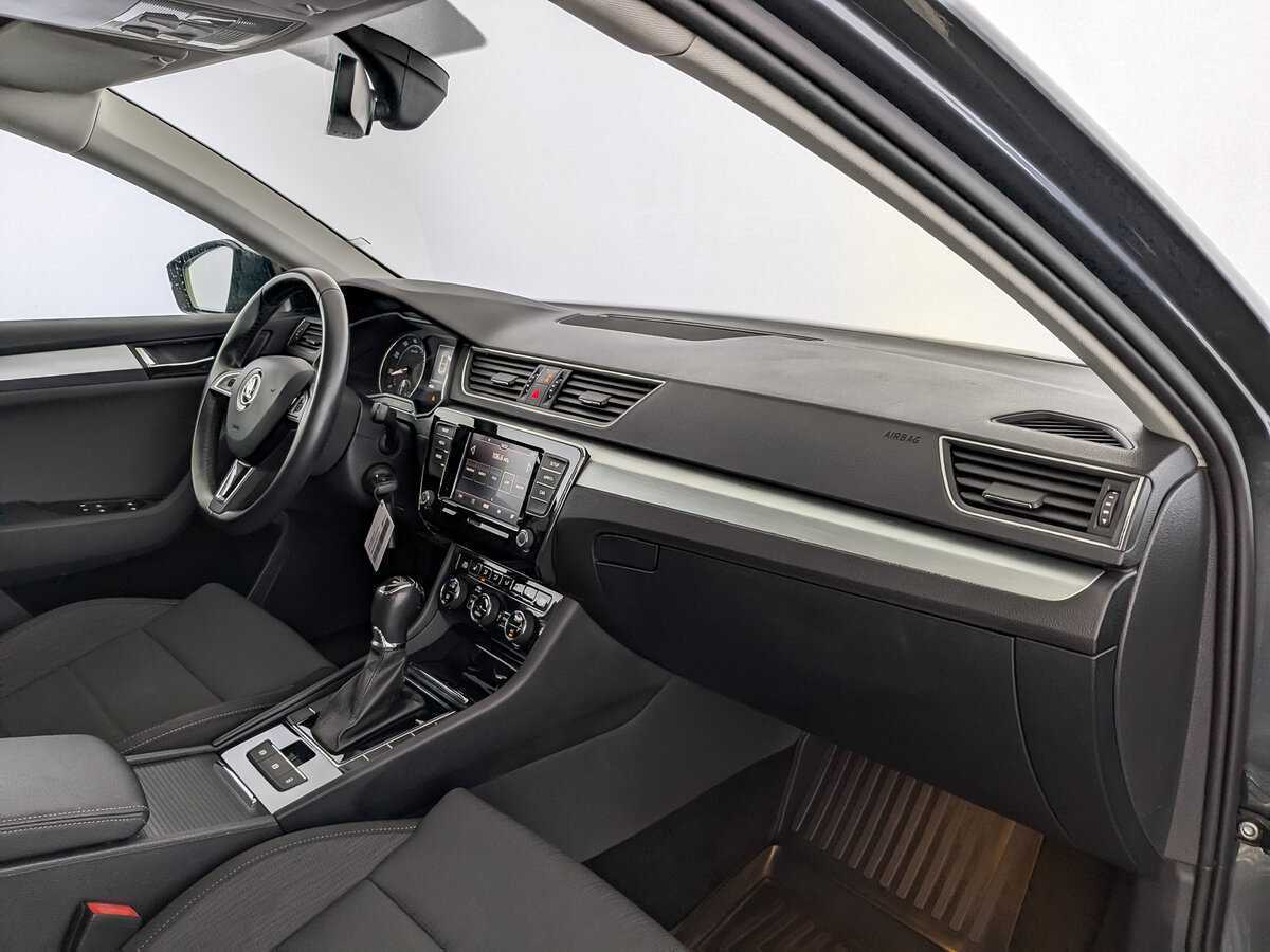 Купить Skoda Superb с пробегом. Фото: #10
