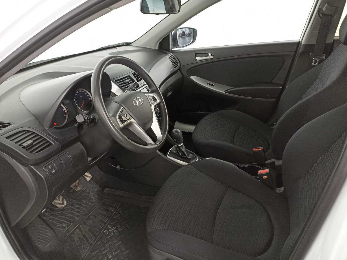 Купить Hyundai Solaris с пробегом. Фото: #15