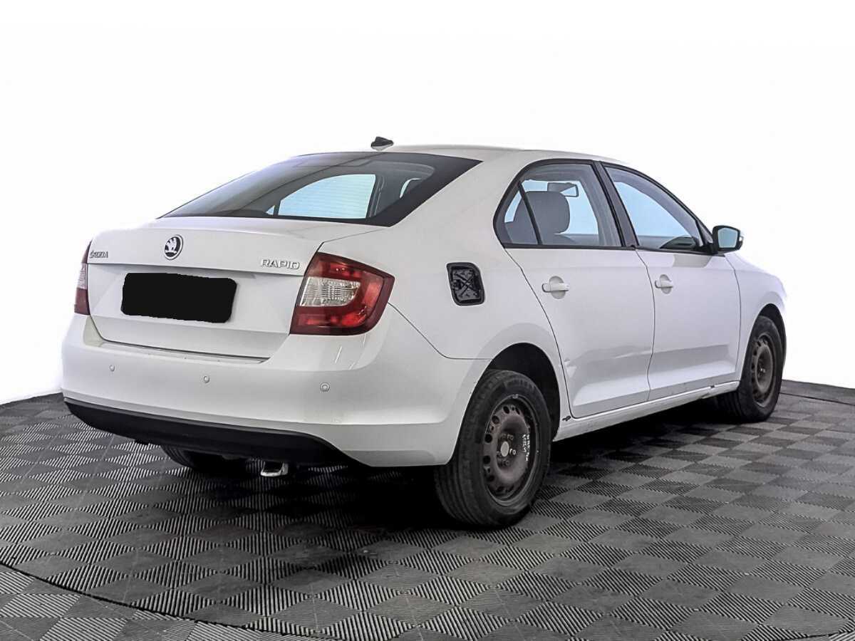 Купить Skoda Rapid с пробегом. Фото: #4