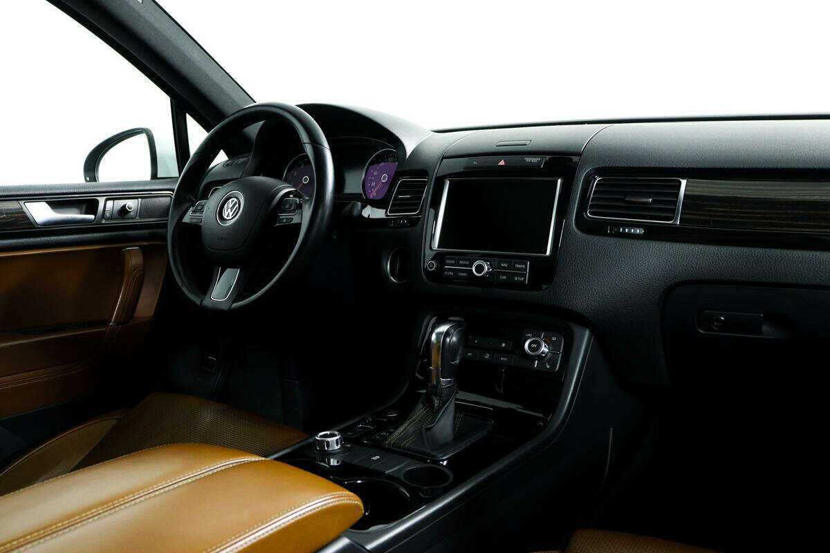 Купить Volkswagen Touareg с пробегом. Фото: #8