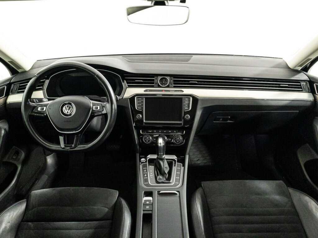 Купить Volkswagen Passat с пробегом. Фото: #12