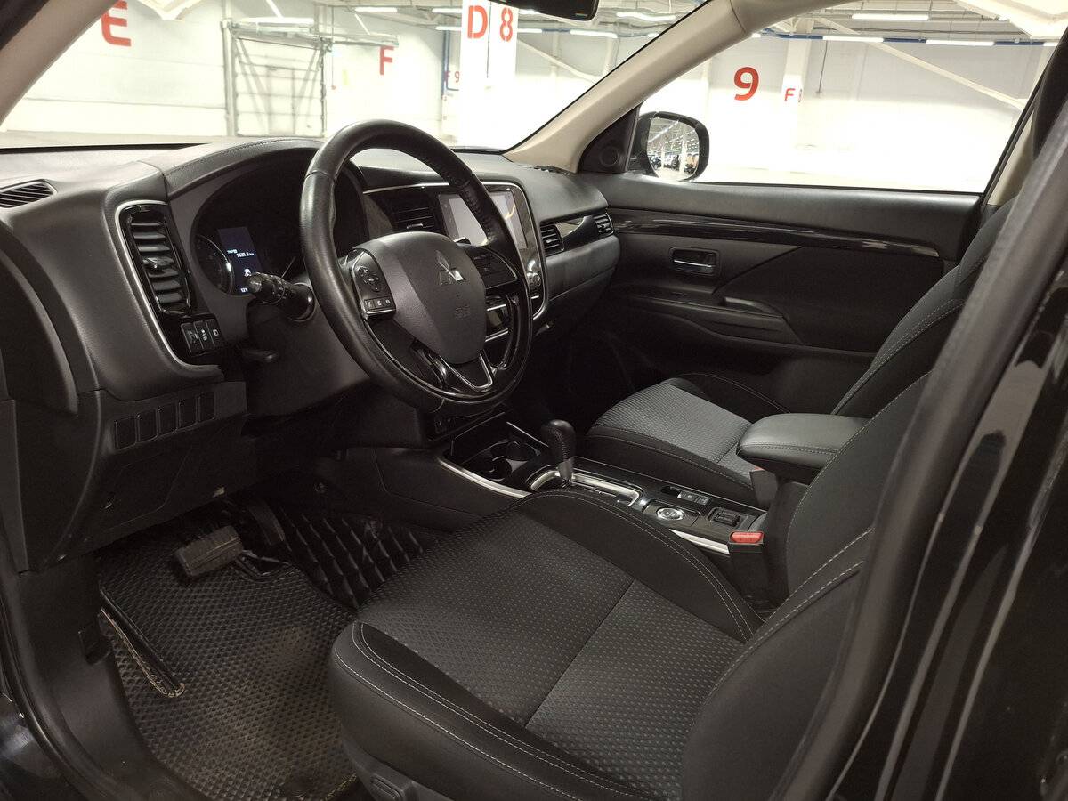 Купить Mitsubishi Outlander с пробегом. Фото: #14