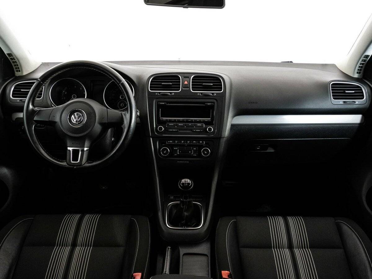 Купить Volkswagen Golf с пробегом. Фото: #9
