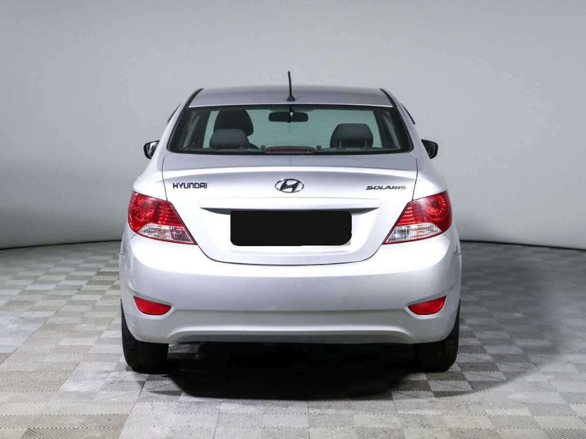 Купить Hyundai Solaris с пробегом. Фото: #4