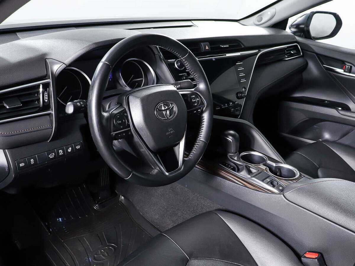 Купить Toyota Camry с пробегом. Фото: #12