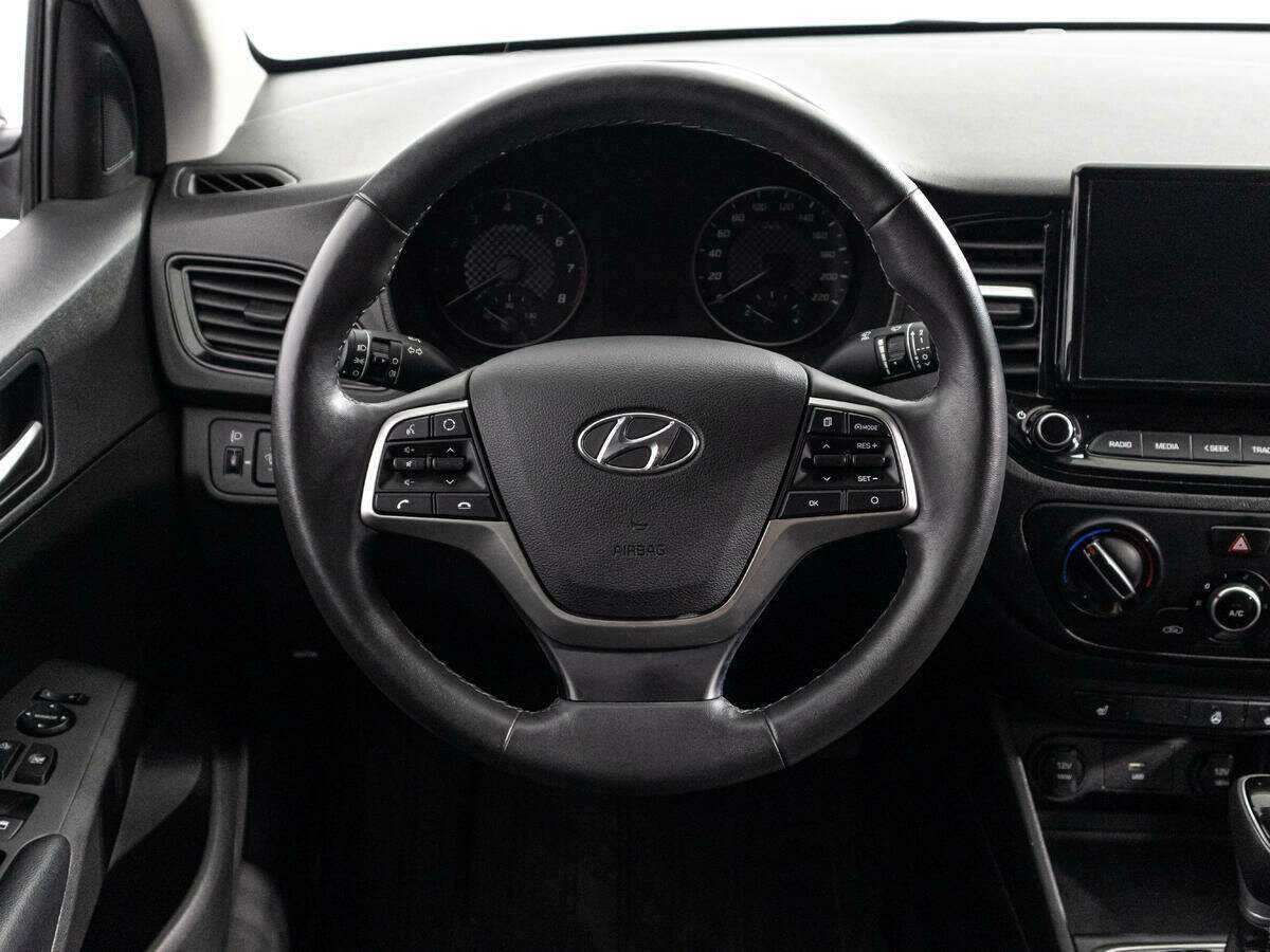 Купить Hyundai Solaris с пробегом. Фото: #14