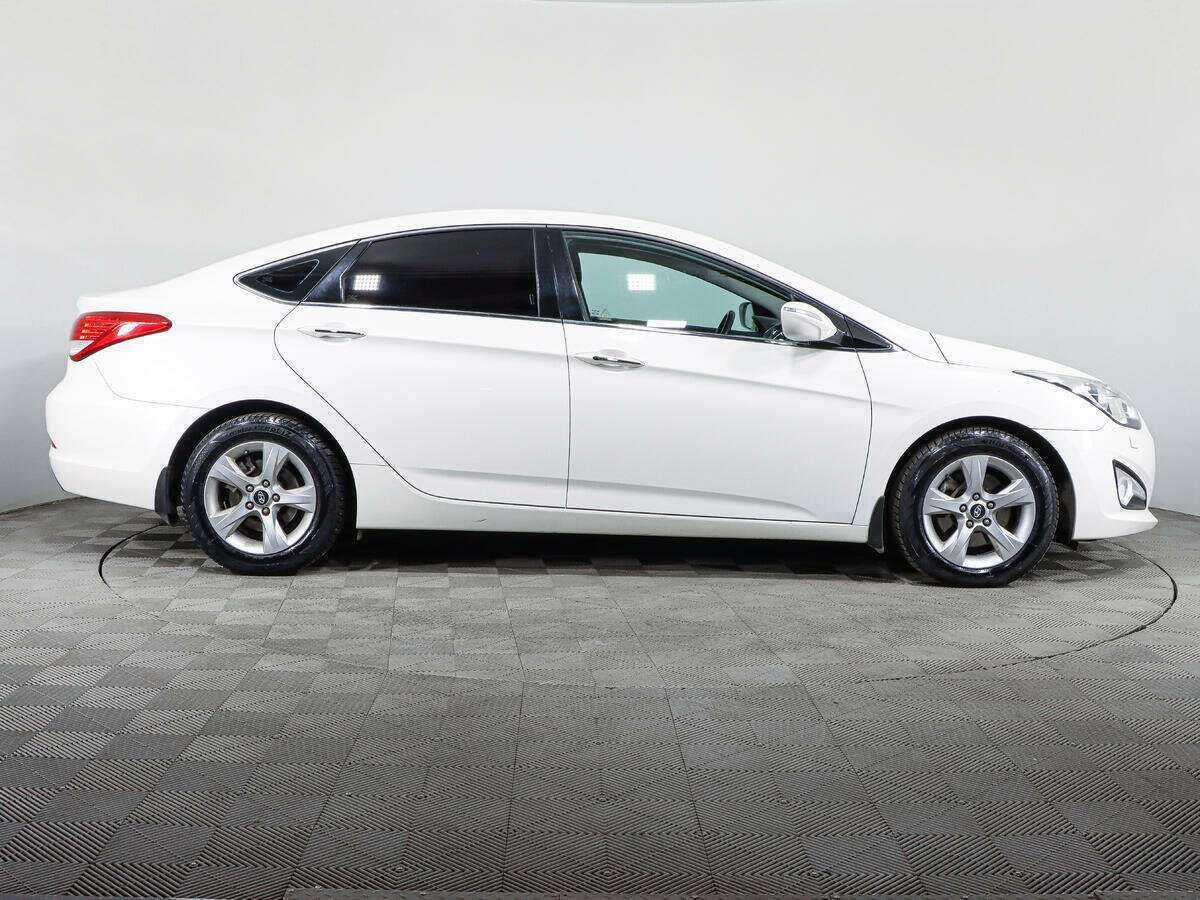 Купить Hyundai i40 с пробегом. Фото: #3