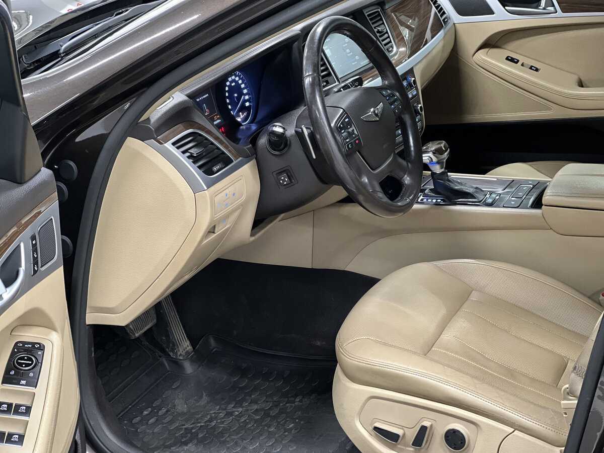Купить Hyundai Genesis с пробегом. Фото: #14