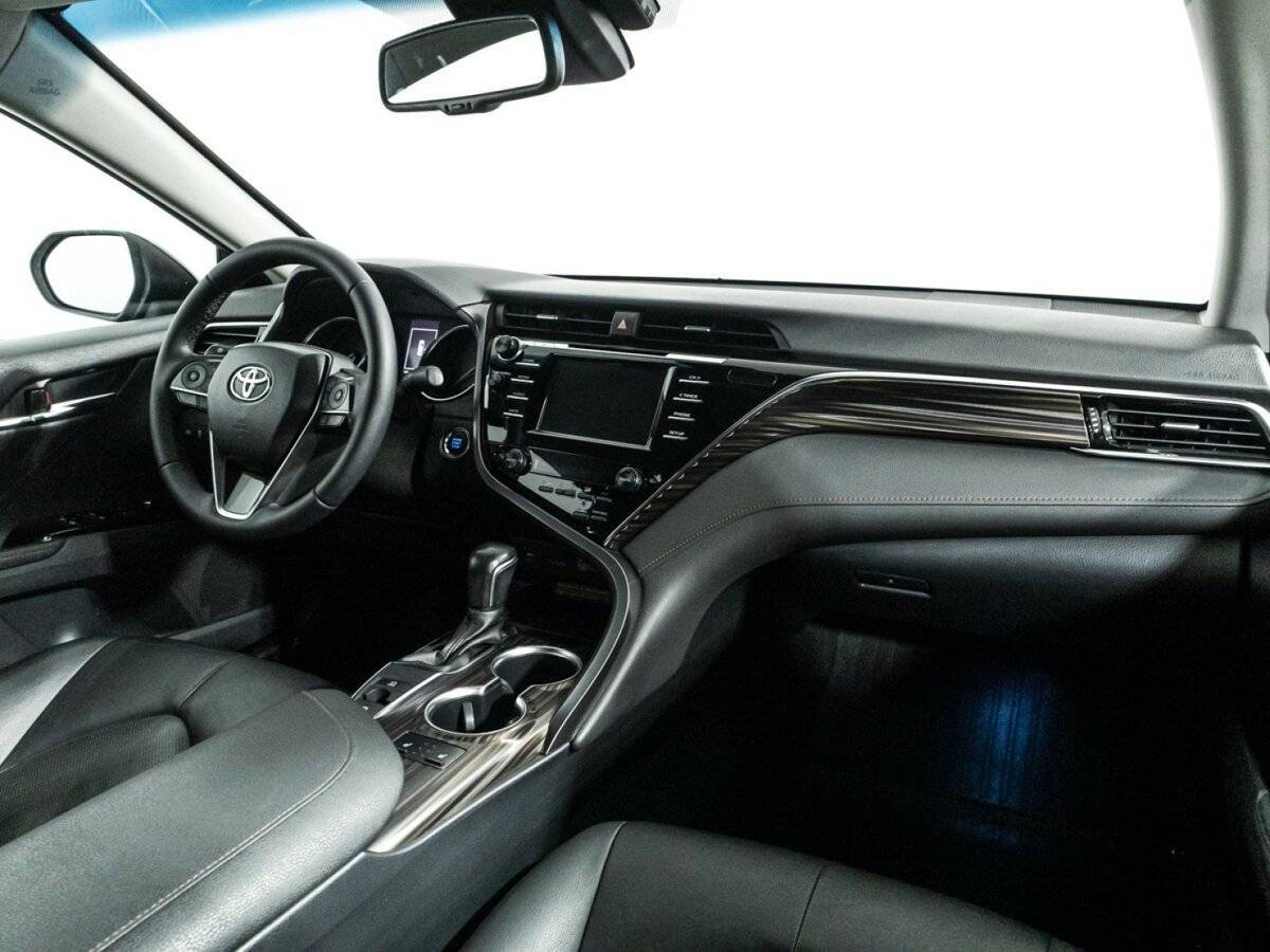 Купить Toyota Camry с пробегом. Фото: #8