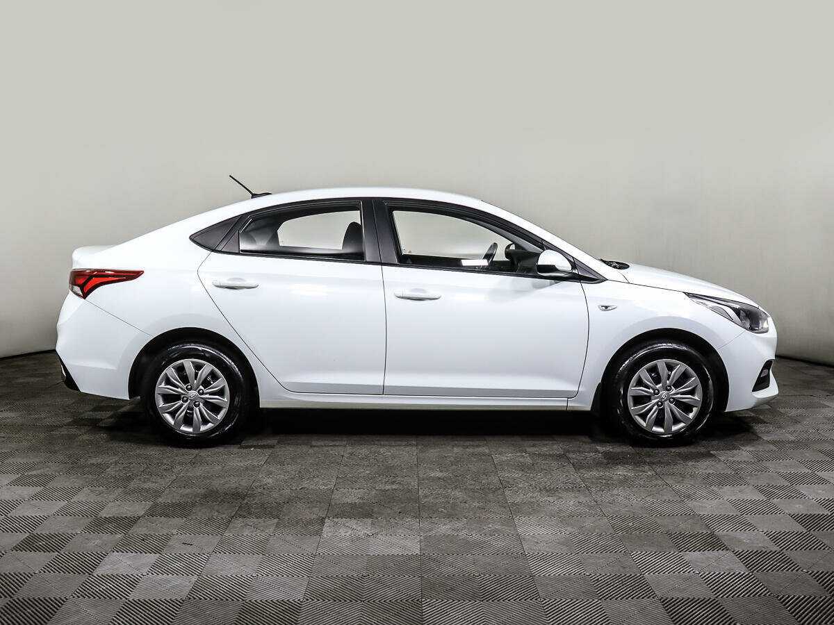 Купить Hyundai Solaris с пробегом. Фото: #2