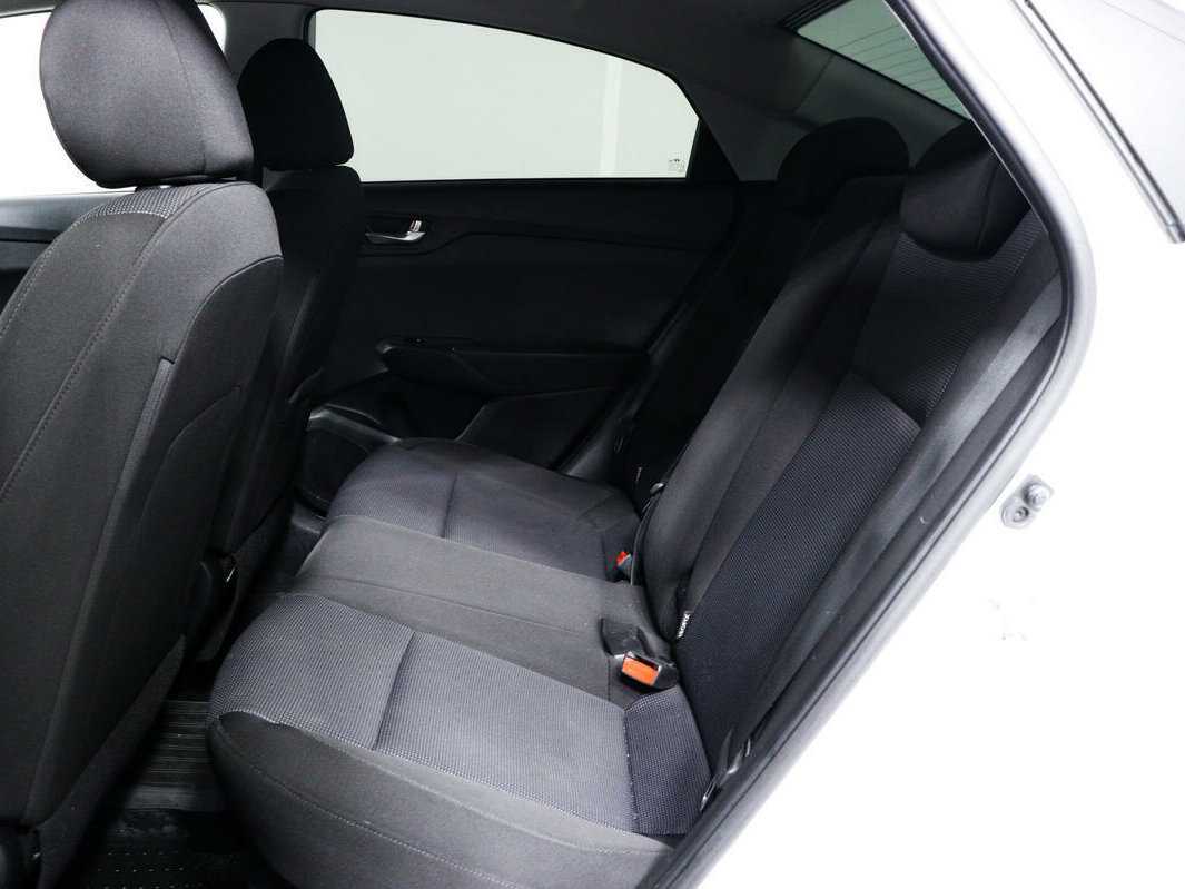 Купить Hyundai Solaris с пробегом. Фото: #11