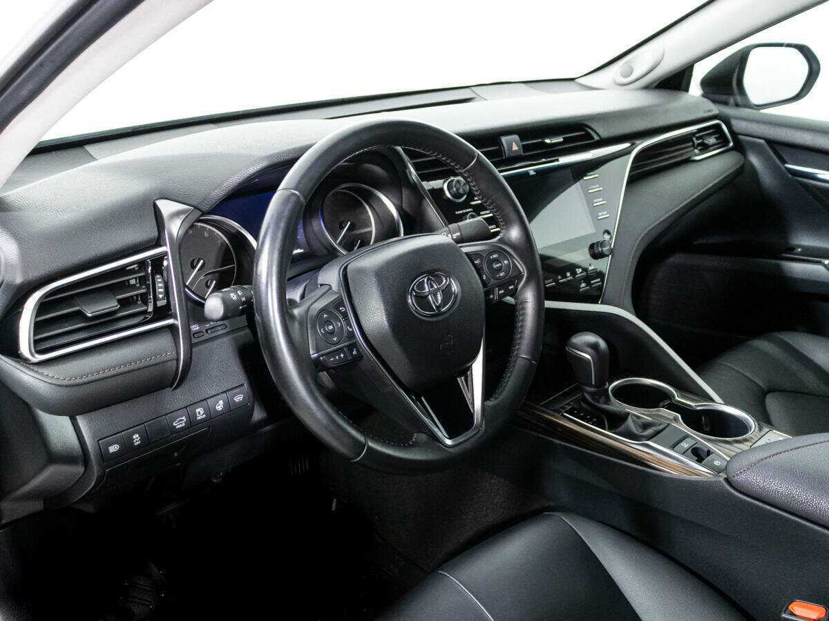 Купить Toyota Camry с пробегом. Фото: #10