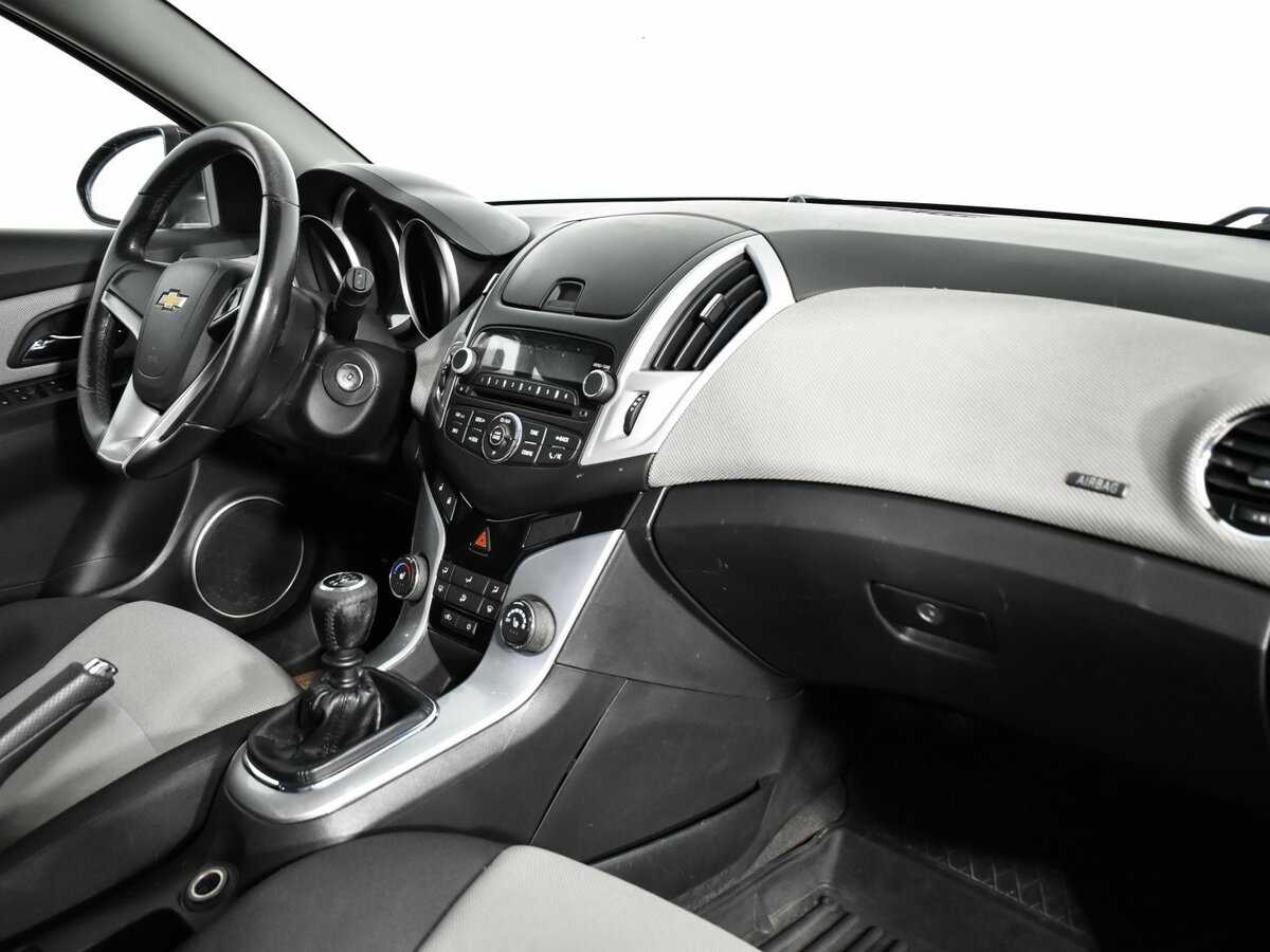Купить Chevrolet Cruze с пробегом. Фото: #8
