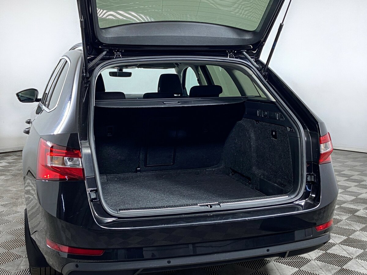 Купить Skoda Superb с пробегом. Фото: #5