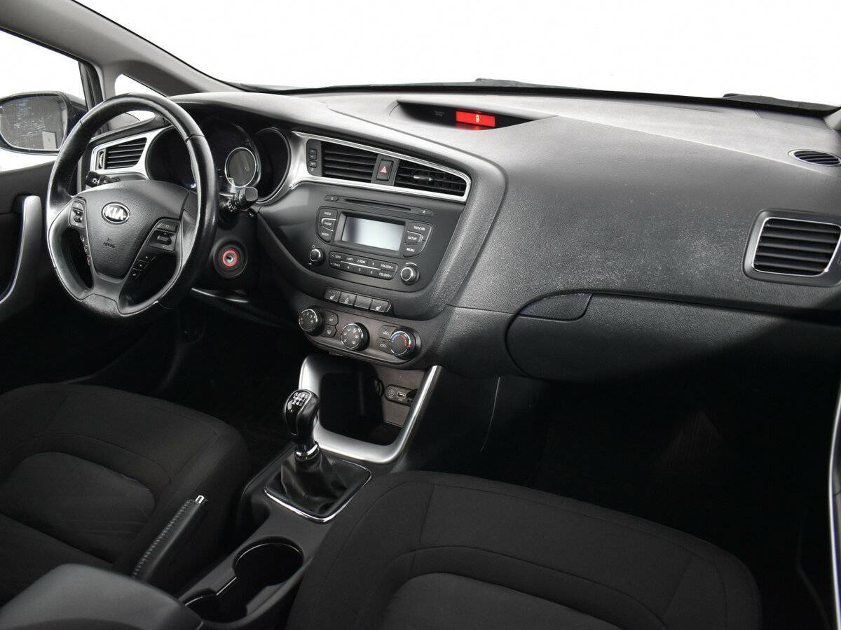 Купить Kia Ceed с пробегом. Фото: #9