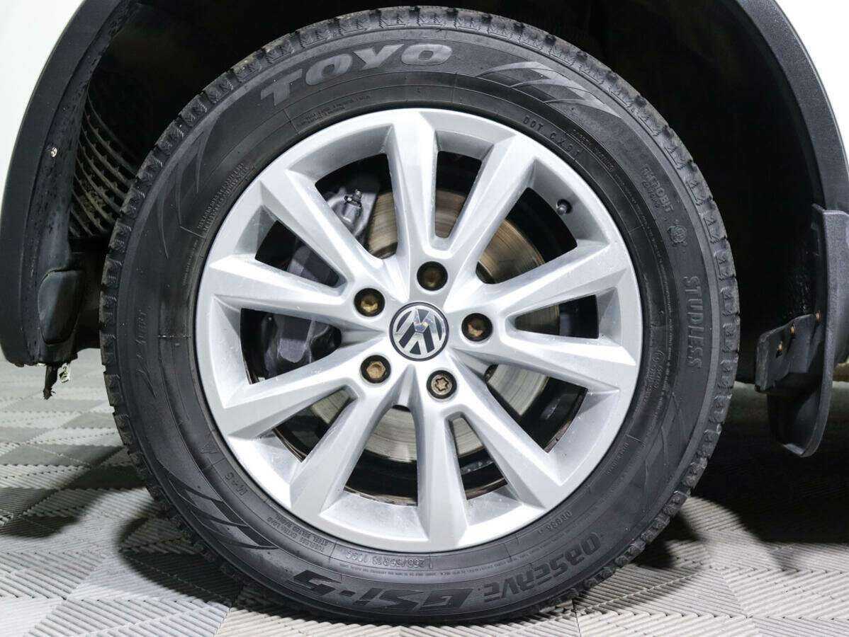 Купить Volkswagen Touareg с пробегом. Фото: #9