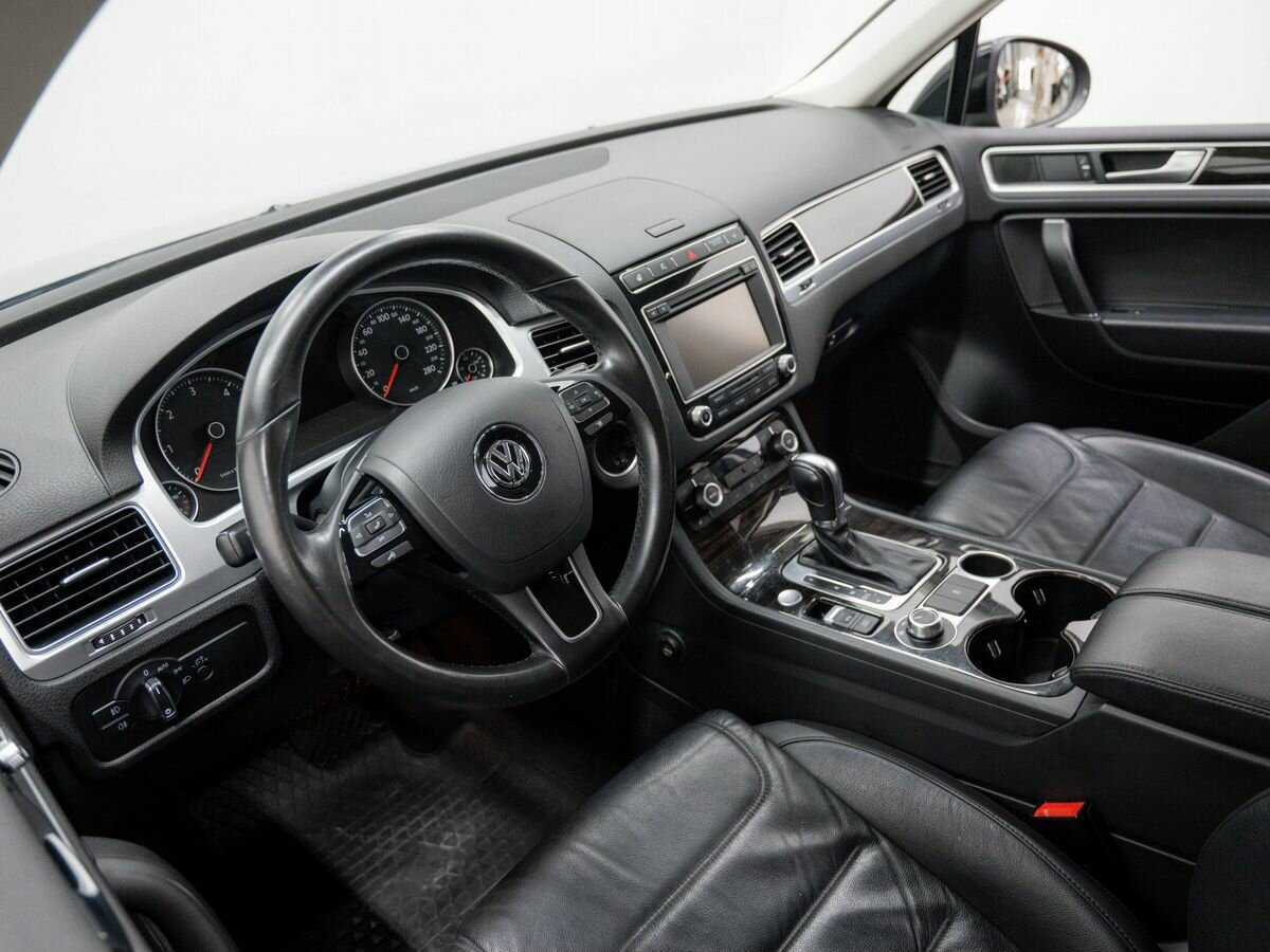 Купить Volkswagen Touareg с пробегом. Фото: #12