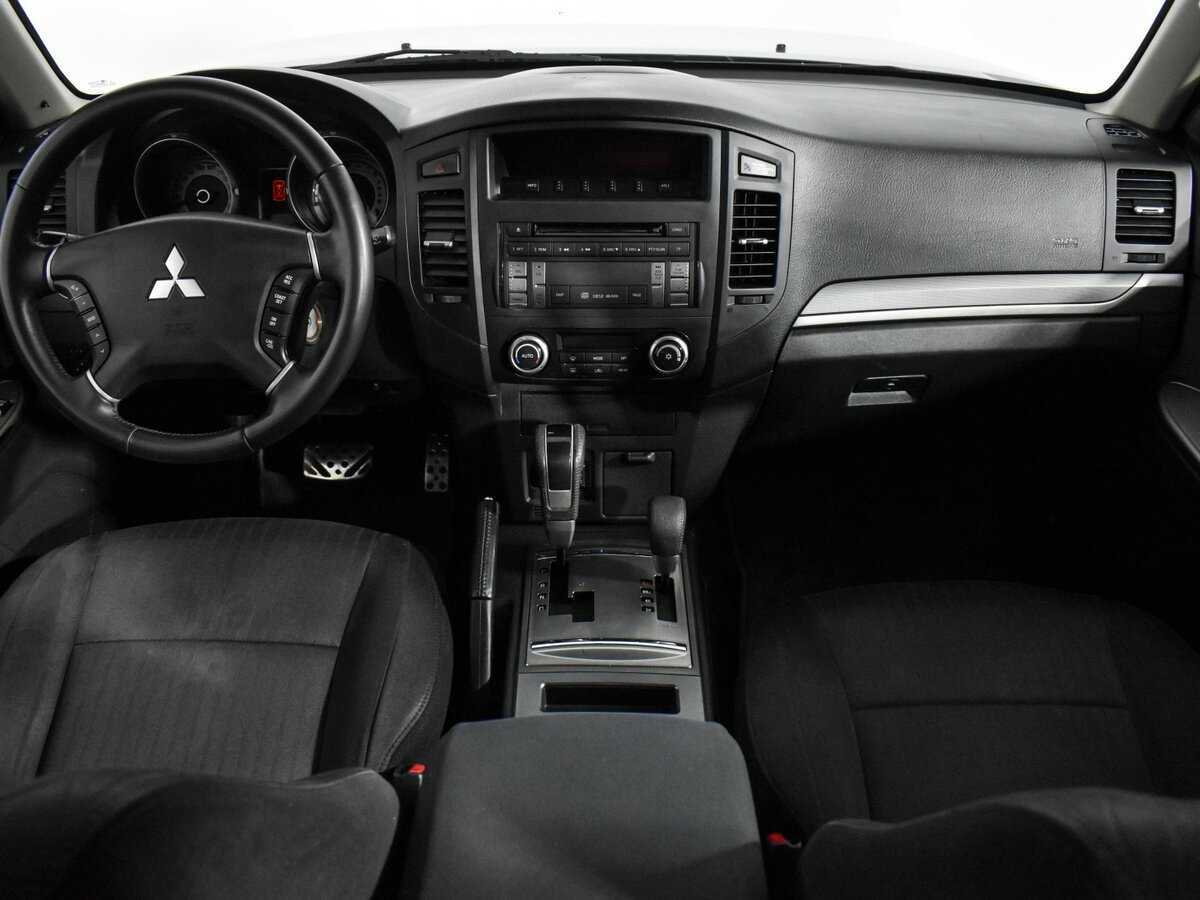 Купить Mitsubishi Pajero с пробегом. Фото: #12