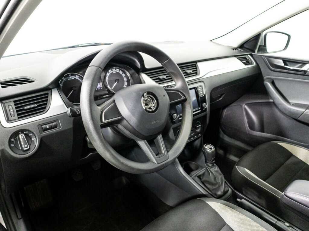 Купить Skoda Rapid с пробегом. Фото: #10