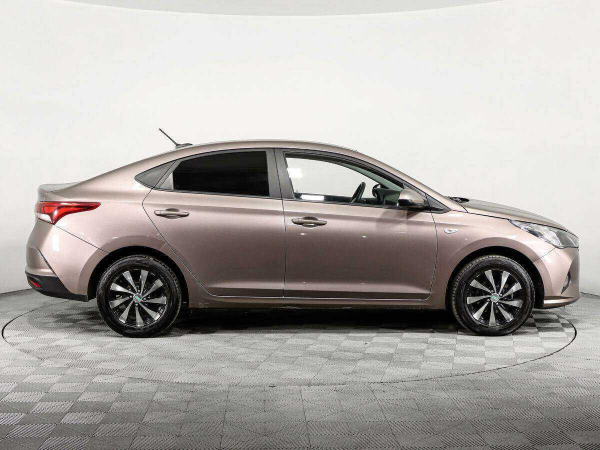 Купить Hyundai Solaris с пробегом. Фото: #3