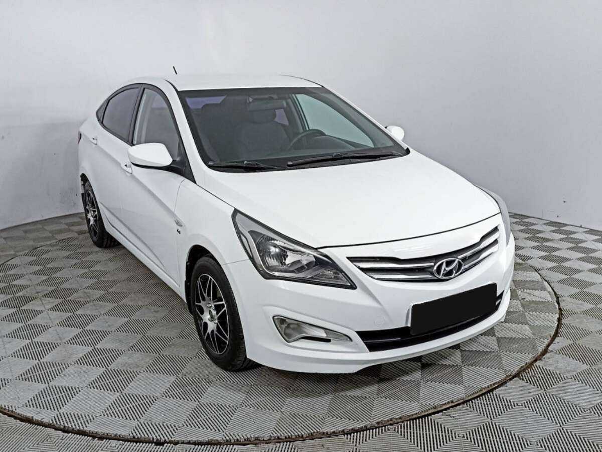 Купить Hyundai Solaris с пробегом. Фото: #2