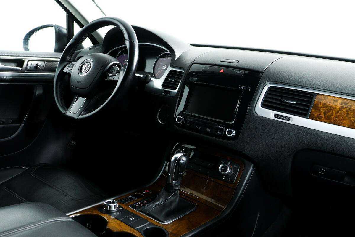 Купить Volkswagen Touareg с пробегом. Фото: #7
